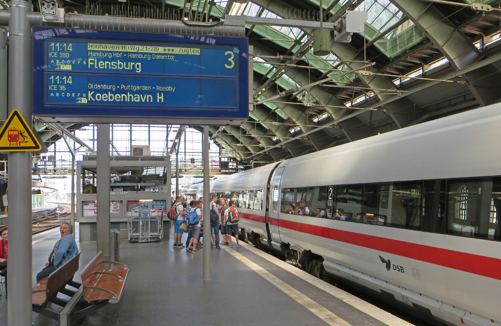 Bahn plant Einstellung der ICEVerbindung Berlin