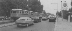 S-Bahnwagen auf den Mittelstreifen des Zwickauer Damms