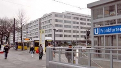 U-Bahn Ausgang Frankfurter Tor Aufzug M10 Mittelbahnsteig Straßenbahn