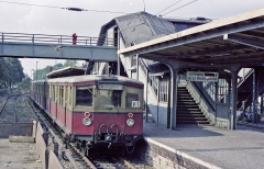 S-Bahn am Bahnsteig