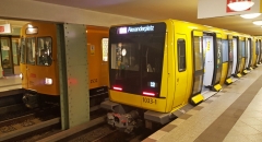 U-Bahn am Bahnsteig