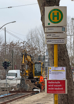 Statt neuer Gleise durch die Sonntagstraße endet künftig die Linie 21 an der Marktstraße. Bis zur Holteistraße muss in die Buslinie 240 umgestiegen oder gelaufen werden